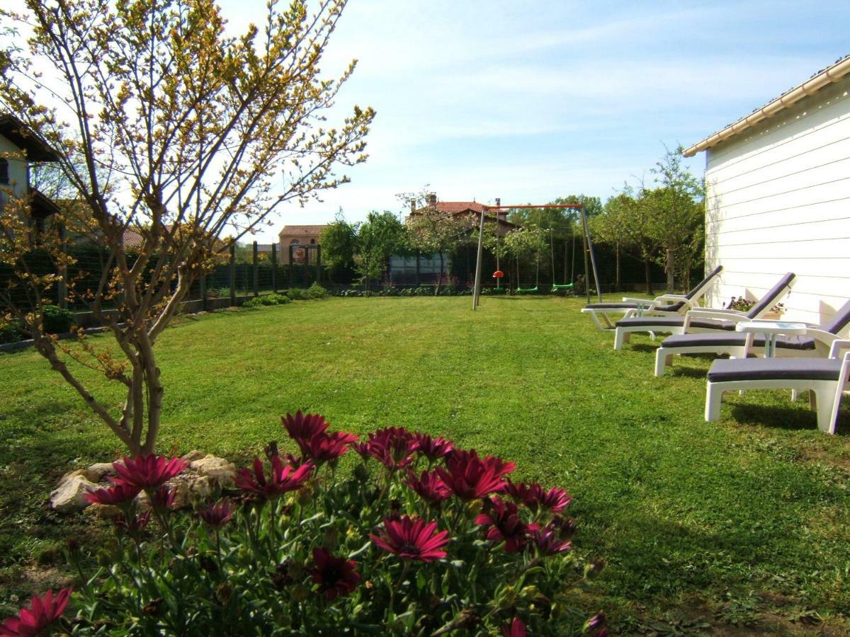 Castelnau-de-Médoc Gite L'Hirondelle מראה חיצוני תמונה